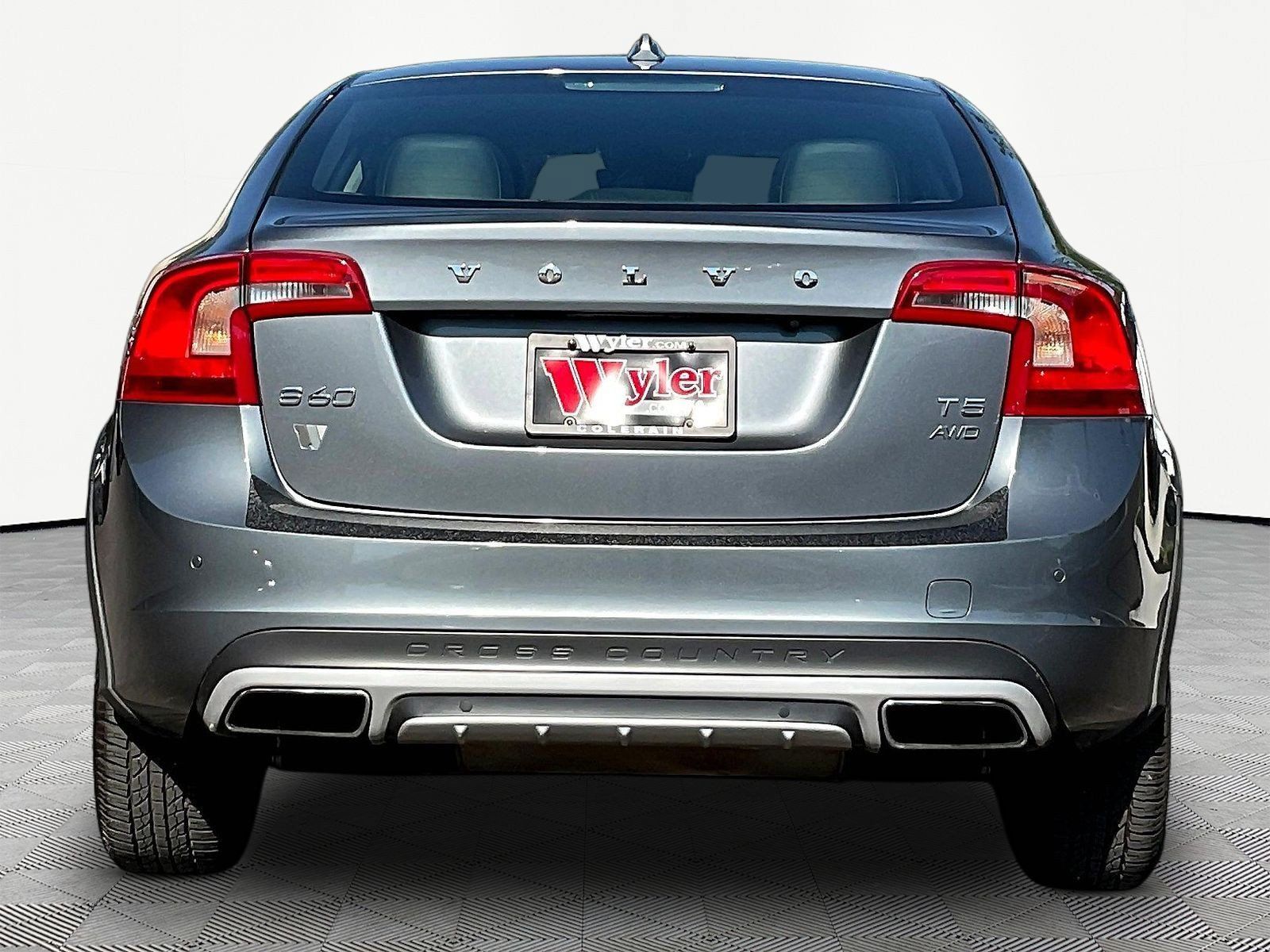 Used 2016 Volvo S60 T5 Cross Country Platinum w/ Protection Package AWD/4WD image 5