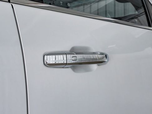 Used 2022 Chevrolet Silverado 3500 High Country image 42