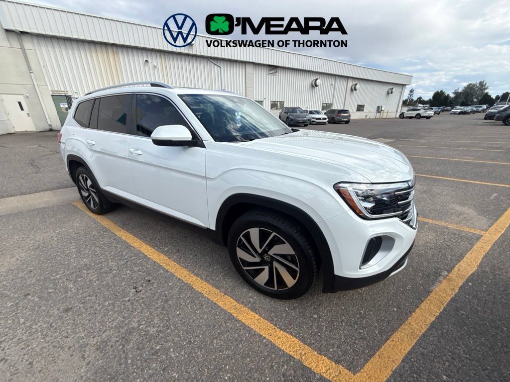 Used 2024 Volkswagen Atlas SEL AWD/4WD image 2