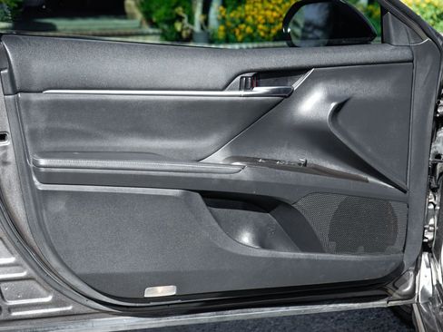 Used 2021 Toyota Camry XSE w/ Navigation Upgrade Package image 14