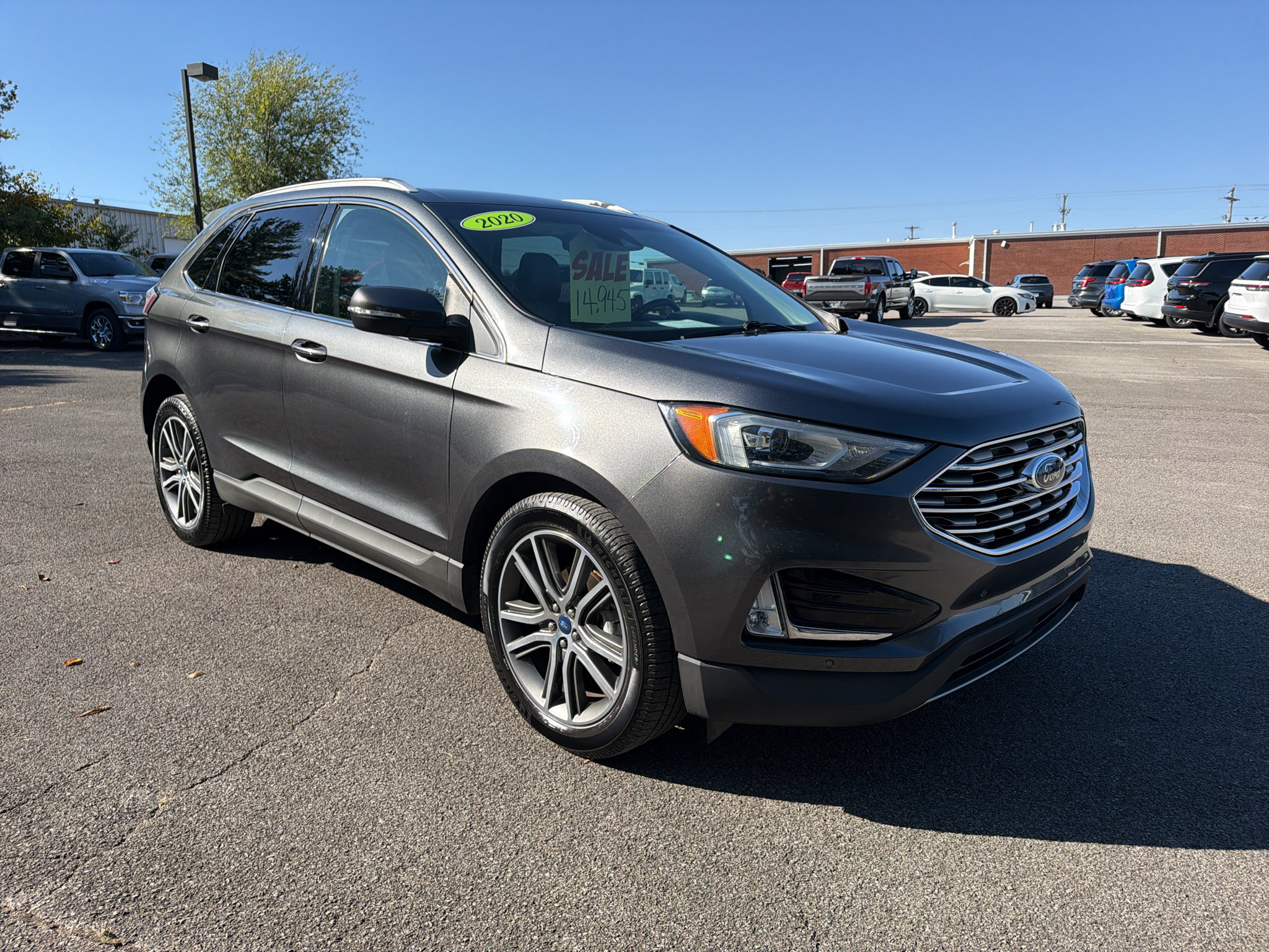 Used 2020 Ford Edge Titanium FWD image 3