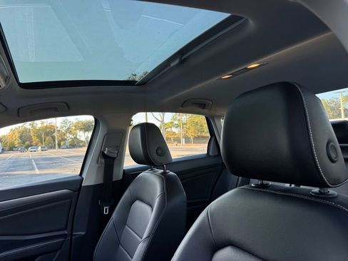 Used 2024 Volkswagen Jetta SE FWD image 37