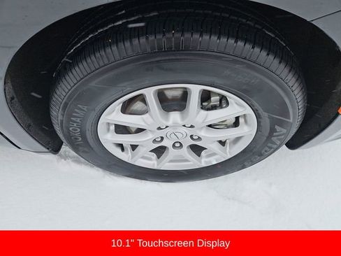 Used 2025 Chrysler Pacifica Select image 13