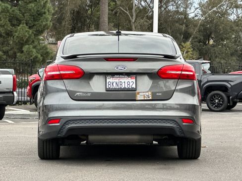 Used 2015 Ford Focus SE w/ SE Sport Package image 4