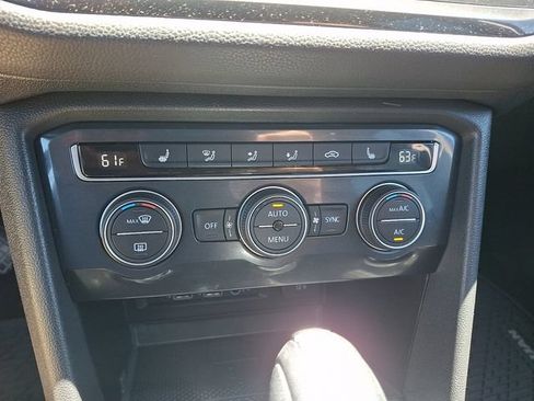 Used 2020 Volkswagen Tiguan SE w/ Panoramic Sunroof Package AWD/4WD image 17