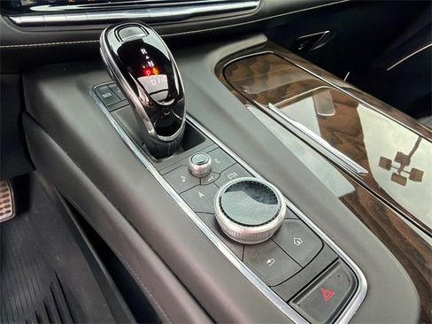 Certified 2024 Cadillac Escalade Sport Platinum w/ LPO, ONYX Package image 33