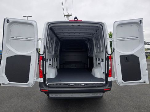 New 2026 Mercedes-Benz Sprinter 2500 image 13