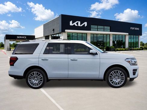 Used 2024 Ford Expedition Limited AWD/4WD image 4
