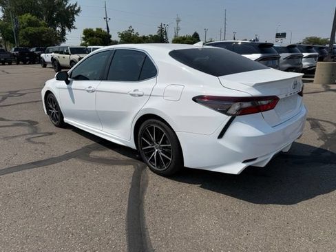 Used 2021 Toyota Camry SE AWD/4WD image 8