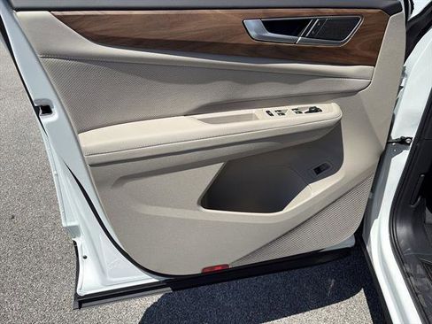 New 2026 Volkswagen Atlas SE FWD image 24