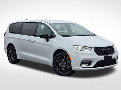 New 2026 Chrysler Pacifica Select image 15