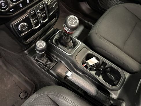 Used 2021 Jeep Wrangler Unlimited Sport AWD/4WD image 20