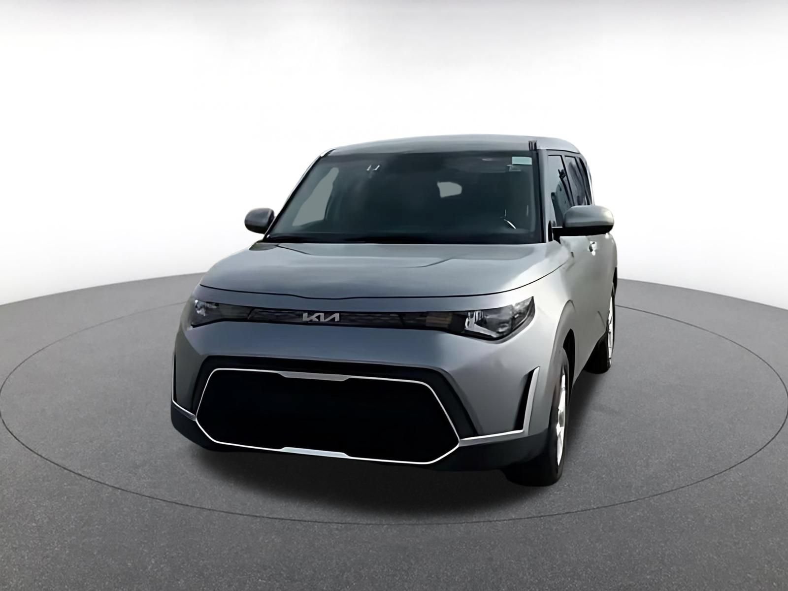 Used 2025 Kia Soul LX w/ LX Technology Package FWD image 6