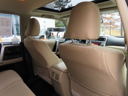 Used 2011 Toyota 4Runner 4WD image 35