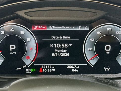 Used 2022 Audi Q7 3.0T Premium Plus w/ Premium Plus Package AWD/4WD image 12