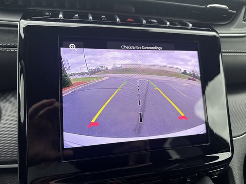 Used 2024 Jeep Grand Cherokee Altitude image 18