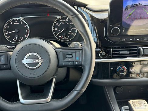 Used 2025 Nissan Pathfinder SL w/ Cargo Package image 23