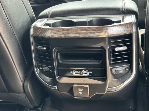 Used 2019 RAM 1500 Laramie AWD/4WD image 14