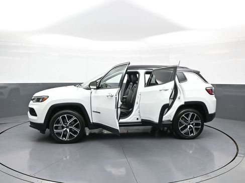 Used 2025 Jeep Compass Limited AWD/4WD image 41
