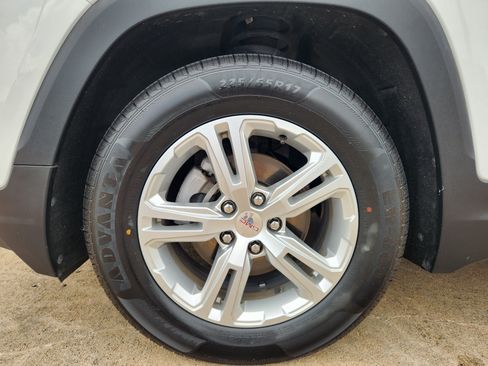 Certified 2024 GMC Terrain SLE AWD/4WD image 10