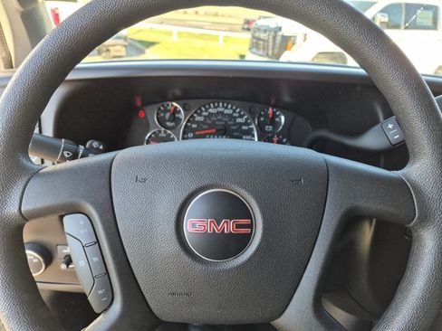 Used 2024 GMC Savana 2500 RWD 2500 135 w/ Driver Convenience Package image 19