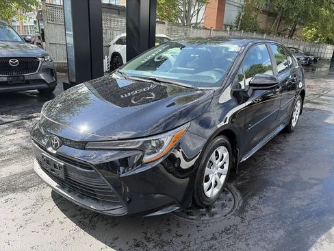 Used 2025 Toyota Corolla LE FWD image 1
