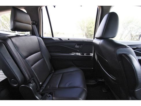 Used 2021 Honda Pilot Black Edition image 13