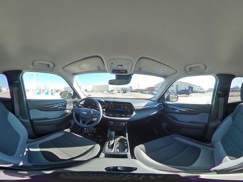 Used 2025 Chevrolet TrailBlazer LT image 43