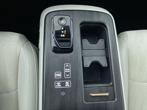 Certified 2024 Nissan Ariya AWD image 22