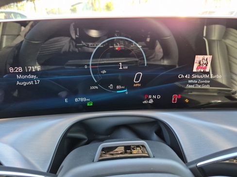 Used 2026 Cadillac Vistiq Platinum w/ LPO, Floor Liner Package AWD/4WD image 20