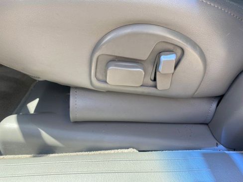 Used 2005 Cadillac De Ville image 33