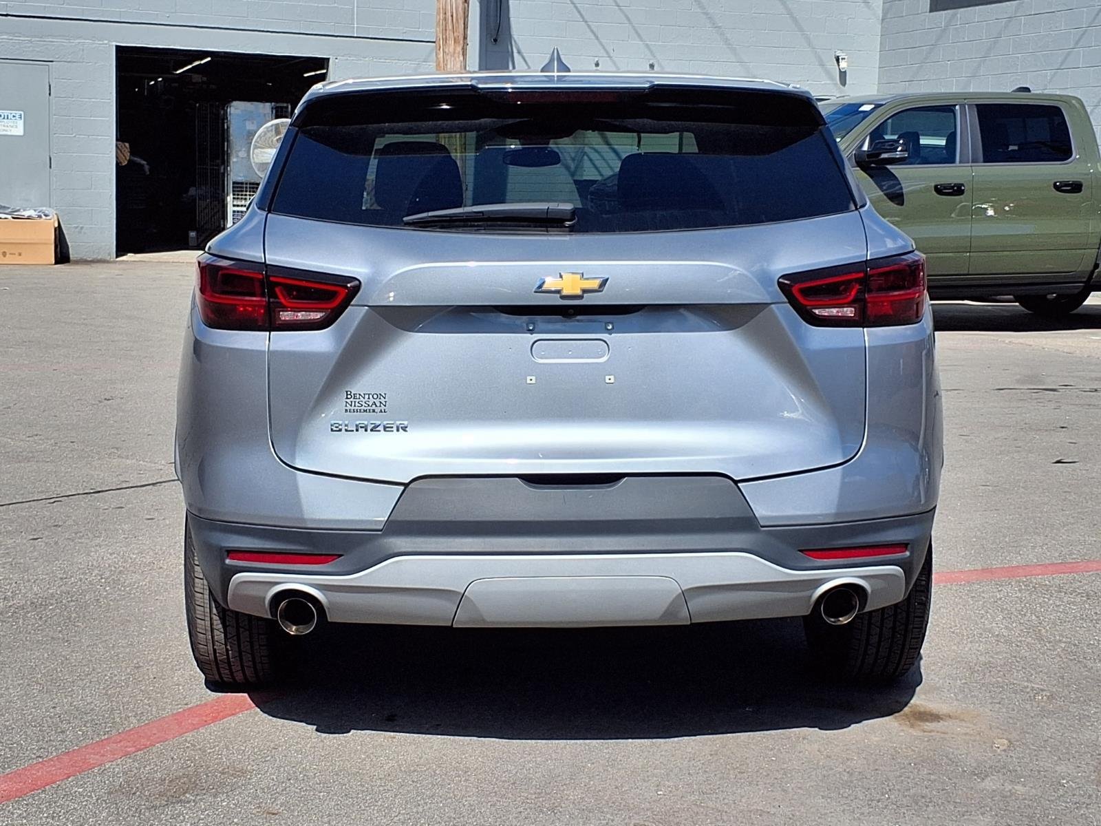 Used 2025 Chevrolet Blazer LT FWD image 21