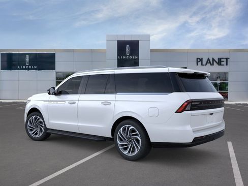 New 2026 Lincoln Navigator L Premier AWD/4WD image 4