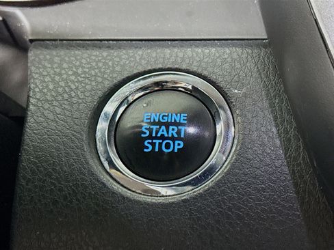 Used 2022 Toyota Camry XSE image 21