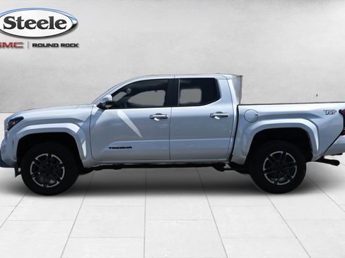 Used 2024 Toyota Tacoma TRD Sport w/ TRD Sport Upgrade Package AWD/4WD image 4