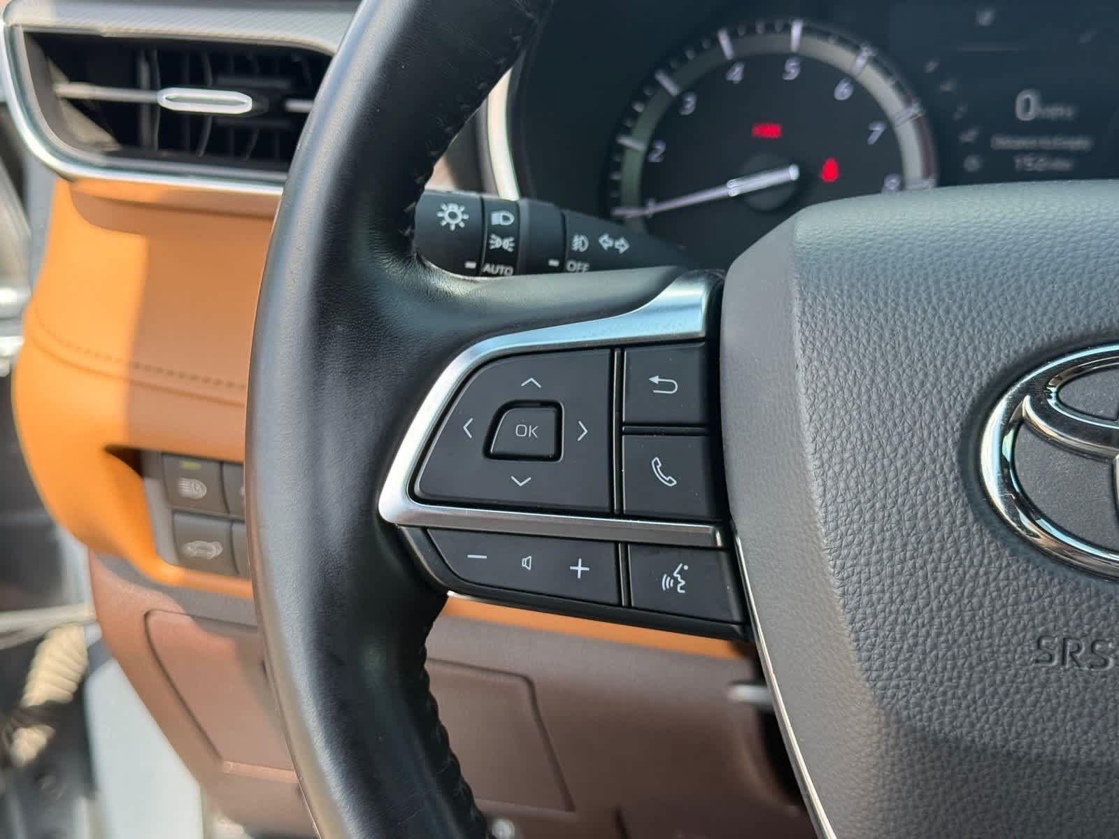 Used 2021 Toyota Highlander Platinum AWD/4WD image 16