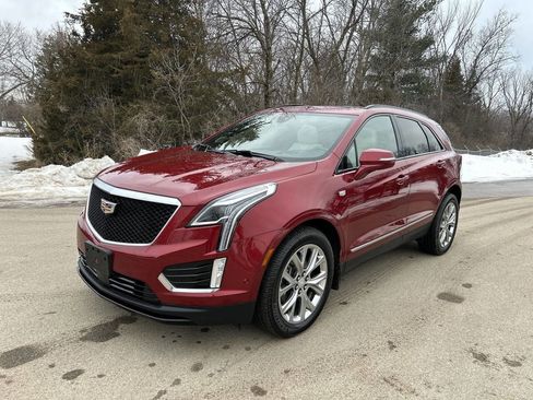 Used 2020 Cadillac XT5 Sportv image 2