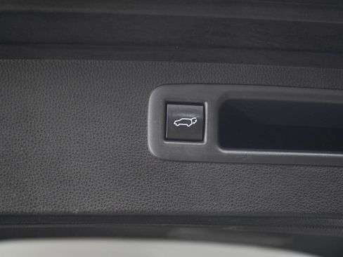 Used 2020 Toyota Highlander Limited AWD/4WD image 18