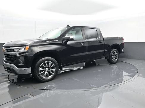 Used 2023 Chevrolet Silverado 1500 LT AWD/4WD image 1