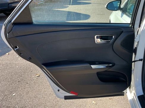 Used 2016 Toyota Avalon image 19