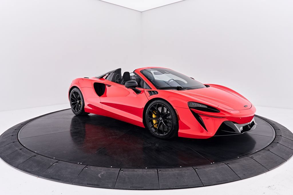 Used 2025 McLaren Artura Spider RWD image 23
