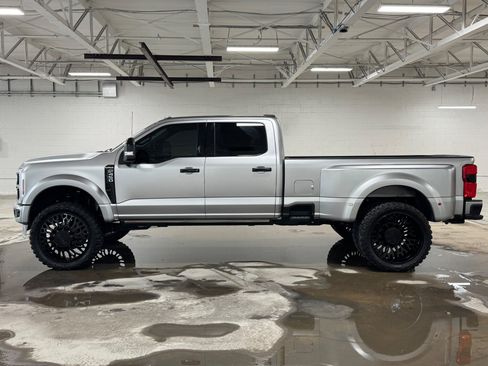 Used 2024 Ford F450 Platinum w/ Camper Package AWD/4WD image 27