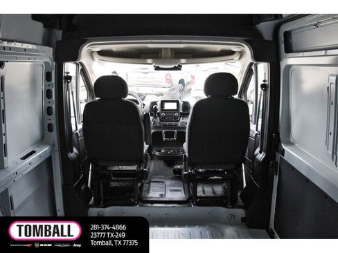 Used 2025 RAM ProMaster 2500 w/ Convenience Group FWD image 12