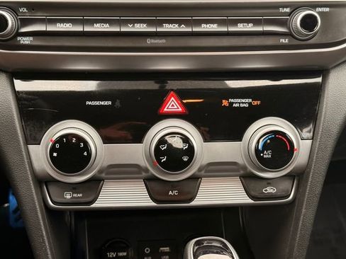 Used 2019 Hyundai Elantra SE w/ Cargo Package image 33