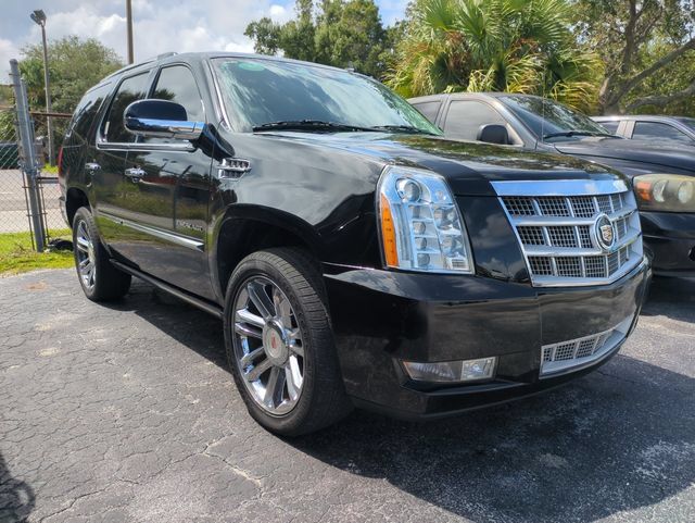 Used 2014 Cadillac Escalade Platinum RWD image 1