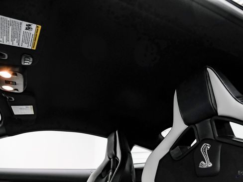 Used 2021 Ford Mustang Shelby GT500 w/ Carbon Fiber Track Pack image 42