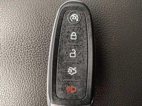 Used 2019 Ford Escape Titanium FWD image 32