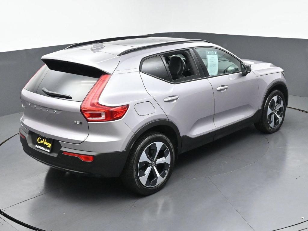 Used 2026 Volvo XC40 B5 Plus AWD/4WD image 36