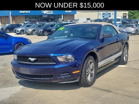 Used 2010 Ford Mustang Premium RWD image 2