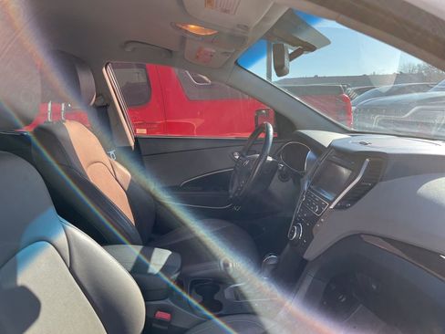 Used 2017 Hyundai Santa Fe Sport image 2